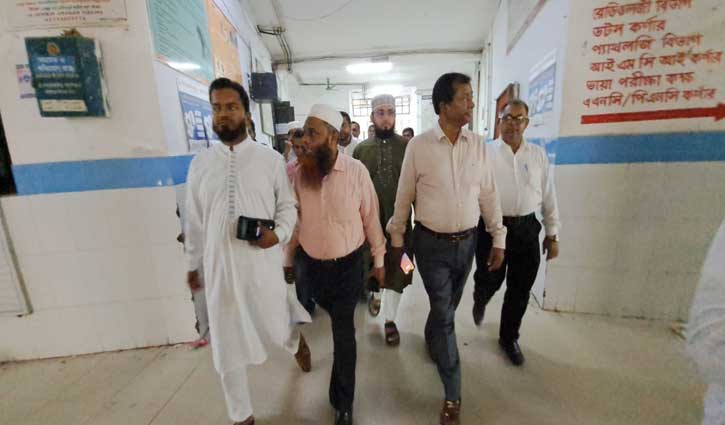 নড়াইলে সদর হাসপাতালে দুই এমপির আকস্মিক পরিদর্শন 