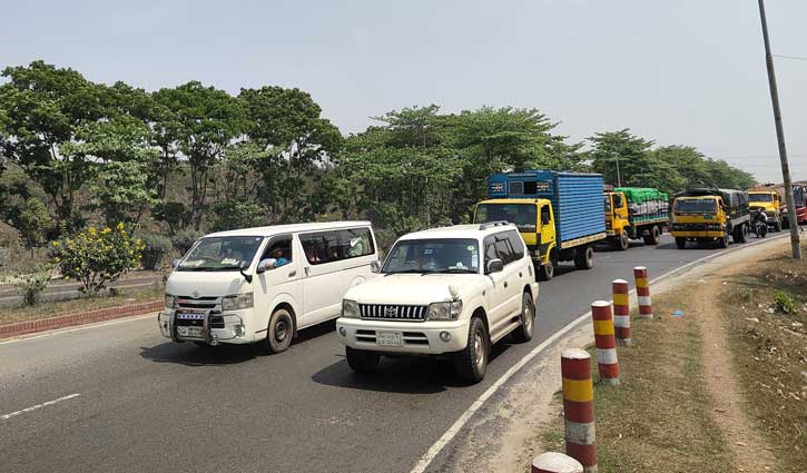 ঢাকা-যমুনা সেতু মহাসড়কে স্বস্তির ঈদযাত্রা