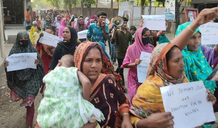 পীর হত্যা: বিচার দাবিতে ভক্তদের বিক্ষোভ