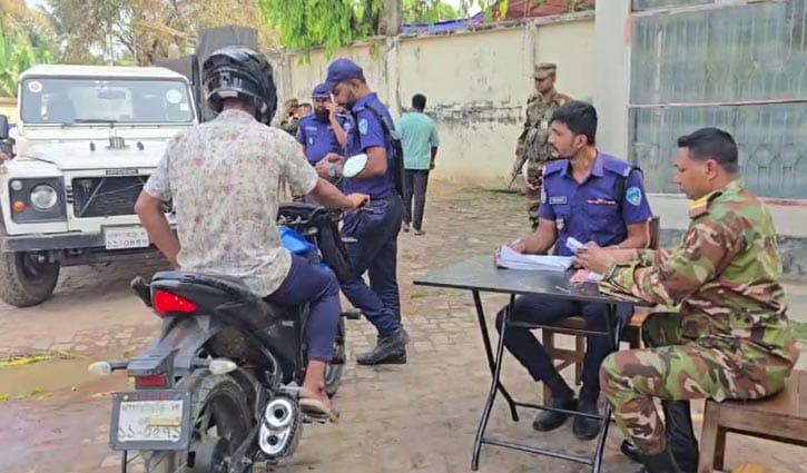 কাপ্তাই হ্রদে আজও বন্ধ স্পিডবোট চলাচল, তেল পেতে ভোগান্তি