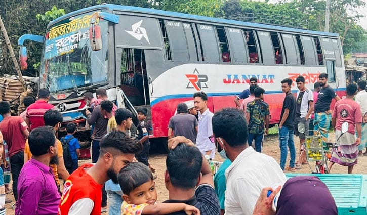 ঝিনাইদহে বাসের ধাক্কায় বাইসাইকেল আরোহী নিহত