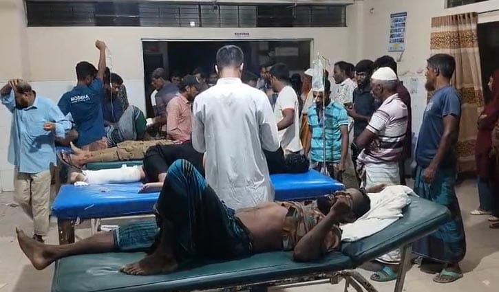 বরগুনায় ট্রাকের ধাক্কায় অটোরিকশার ২ যাত্রী নিহত