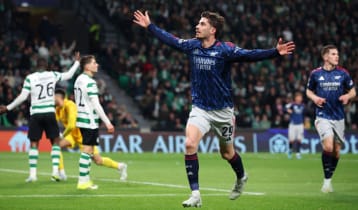 শেষ মুহূর্তের গোলে আর্সেনালের নাটকীয় জয়