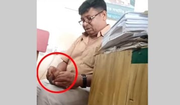 উপ-সহকারী প্রকৌশলীর ঘুষ নেওয়ার ভিডিও ভাইরাল