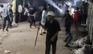 কিশোরগঞ্জে টর্চলাইট জ্বালিয়ে সংঘর্ষ, আহত অর্ধশত