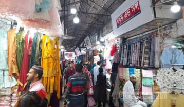 প্রবাসী আয়ে ধাক্কা, সিলেটের ঈদবাজারে ক্রেতা বাড়লেও বিক্রি কম