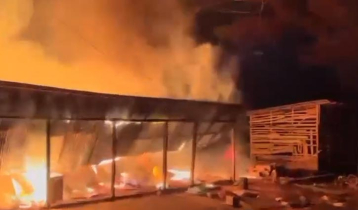 নলছিটিতে আগুনে পুড়েছে ৬ দোকান