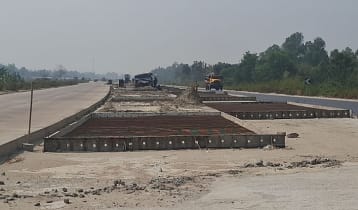 ঢাকা-টাঙ্গাইল মহাসড়কে ফ্লাইওভার নির্মাণ শেষ হয়নি, ঈদযাত্রায় দুর্ভোগের শঙ্কা