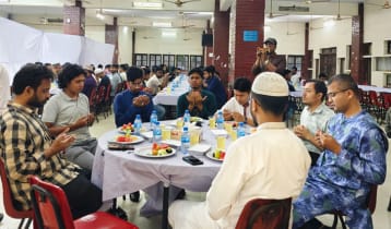 জাবিতে সম্প্রীতির ইফতার, এক টেবিলে ছাত্রদল-শিবির-ইউনিয়ন