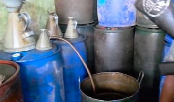 পাবনায় গোয়ালঘরে মিলল দেড় হাজার লিটার জ্বালানি তেল 