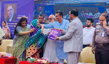 ফ্যামিলি কার্ড পাওয়ায় মরিয়মের মুখে স্বস্তির হাসি