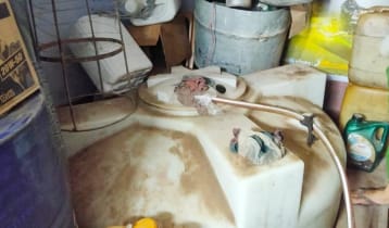 নাটোরে জ্বালানি তেল মজুতের অভিযোগে ব্যবসায়ীকে জরিমানা