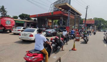 ঈদের ছুটিতে জ্বালানি তেল নিতে পাম্পে দীর্ঘ লাইন