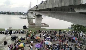 খুলনায় ঈদে বিনোদন কেন্দ্র উৎসবমুখর