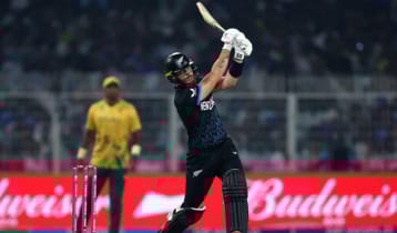 দক্ষিণ আফ্রিকাকে উড়িয়ে ফাইনালে নিউ জিল্যান্ড