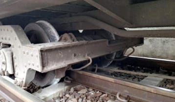 বোচাগঞ্জে দোলনচাঁপা এক্সপ্রেস লাইনচ্যুত