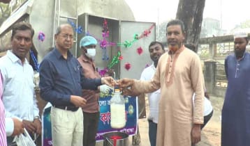 গাইবান্ধায় কম দামে মাংস ও দুধ বিক্রি শুরু 