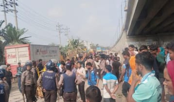 গাজীপুরে মহাসড়কে শ্রমিকদের বিক্ষোভ