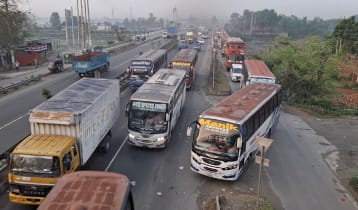 ঈদযাত্রায় বৃষ্টির বাগড়া, দীর্ঘ যানজট, রাতভর দুর্ভোগ