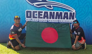 আন্দামান সাগরের ঢেউ পেরিয়ে নজির গড়লেন দুই বাংলাদেশি