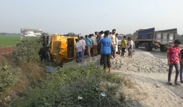 ঢাকা-টাঙ্গাইল-যমুনা সেতু মহাসড়কে ট্রাক উল্টে নিহত ১