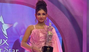 ‘লাক্স সুপারস্টার ২০২৫’ বিজয়ী বিদুষী বর্ণিতা যা যা পেলেন