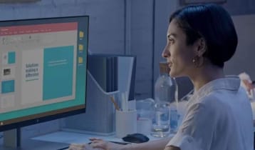 কম্পিউটারের ‘ব্লু লাইট’ থেকে চোখ বাঁচাতে করণীয়