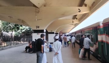 সময় ধরে ছাড়ছে ট্রেন, কমলাপুর স্টেশনে নেই অতিরিক্ত চাপ