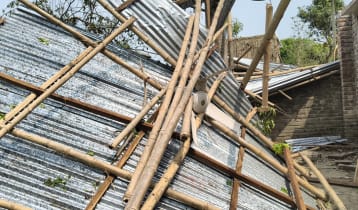 চুয়াডাঙ্গায় ঝড়ে একজন নিহত, আহত ৪