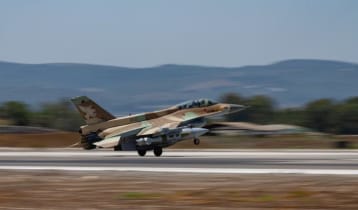 এবার ইসরায়েলের লক্ষ্যবস্তু ইরানের রেলপথ, রাতভর হামলায় নিহত ১৫