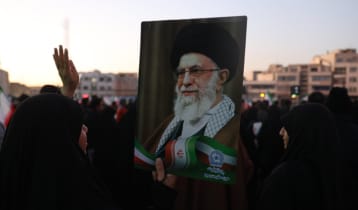 খামেনির বিমান ধ্বংসের দাবি ইসরায়েলের