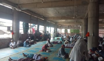 ময়মনসিংহে এক মসজিদে ইতিকাফে বসেছেন ৯০০ মুসল্লি