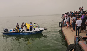 বাসে ছিলেন ৪০ জন যাত্রী, ঘটনাস্থলে উদ্ধারকারী ‘হামজা’