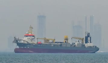 হরমুজ প্রণালীতে তেলবাহী ট্যাংকারে ইরানের হামলা