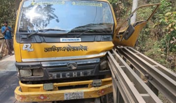 রাঙামাটিতে পিকআপের ধাক্কায় বেইলি সেতু ক্ষতিগ্রস্ত