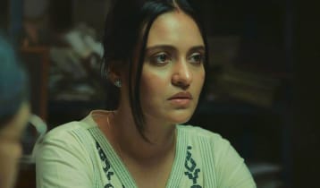 স্বামী হারানোর শোক নিয়েই শুটিংয়ে প্রিয়াঙ্কা