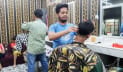 ঈদের আগে জেন্টস পার্লারে পুরুষদের ভিড়