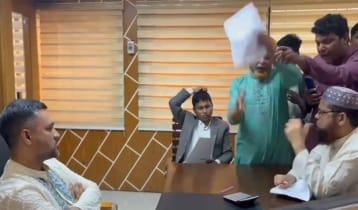 ইউএনও অফিস থেকে নিয়োগ পরীক্ষার কাগজ ছিনিয়ে নিয়েছেন বিএনপি নেতা 