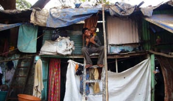 বস্তিতে গড়ে উঠেছে ৯ হাজার কোটির অর্থনীতি