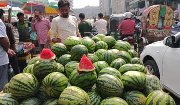 তরমুজে নেই ক্রেতা, বিক্রেতাদের হতাশা