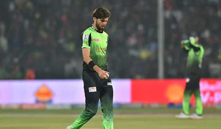 শাহীন আফ্রিদিকে ১০ লাখ রূপি জরিমানা