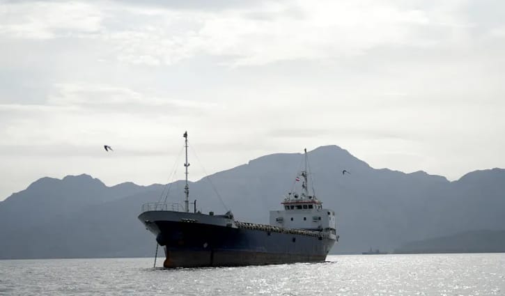 ইরানের বন্দর অবরোধের ঘোষণা মার্কিন সামরিক বাহিনীর