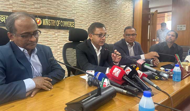 বাজারে ভোজ্যতেলের পর্যাপ্ত মজুত, দাম বাড়বে না: বাণিজ্যমন্ত্রী