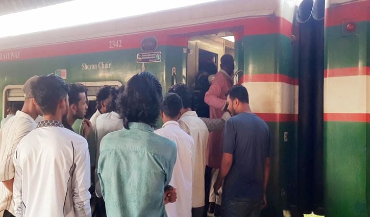 শায়েস্তাগঞ্জ রেলওয়ে জংশনে বাড়ছে মোবাইল চুরির ঘটনা