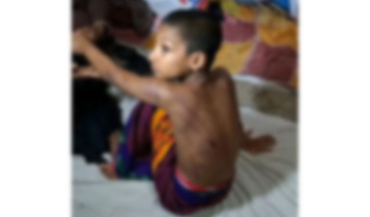 গোসল না করায় শিশুকে বেত্রাঘাত, শিক্ষক আটক