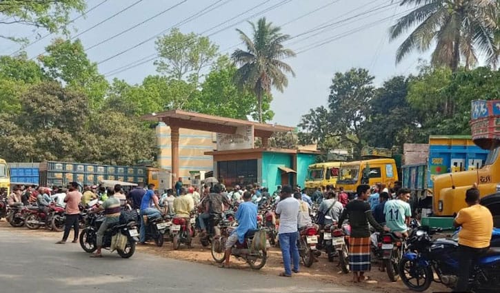 সাতক্ষীরায় ‘ফুয়েল কার্ড’ বাধ্যতামূলক 