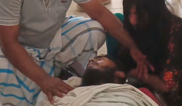 জুয়ায় বাধা দেওয়ায় স্বেচ্ছাসেবক দলের নেতাকে পিটুনি 