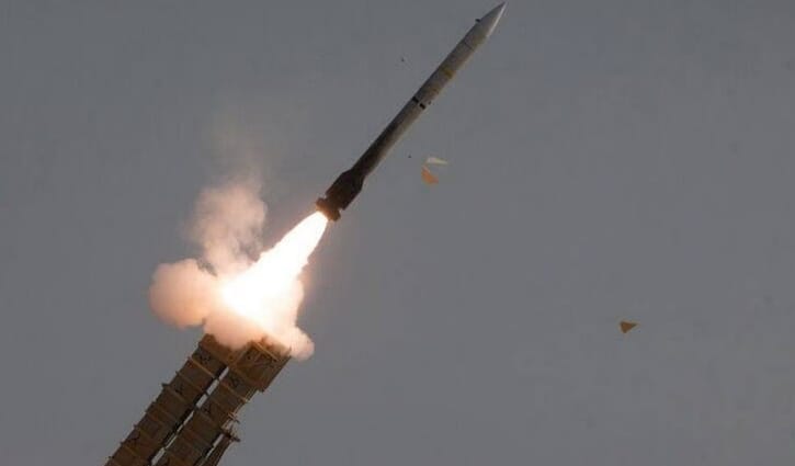 আরব আমিরাতে নতুন করে ইরানের ড্রোন-ক্ষেপণাস্ত্র হামলা