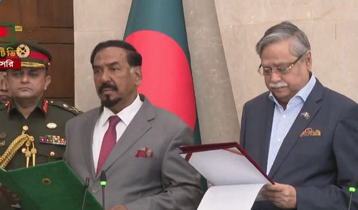 স্পিকার-ডেপুটি স্পিকারকে শপথ পড়ালেন রাষ্ট্রপতি  
