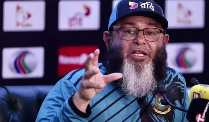 মিরাজ কোনো ভুল করেননি: মুশতাক আহমেদ